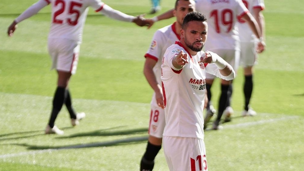 النصيري يتألق بثنائية ويقود إشبيلية للفوز على ريال سوسيداد