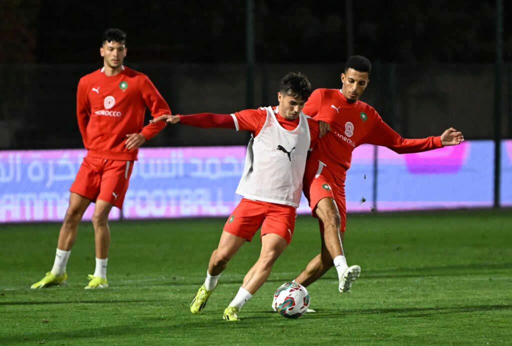 المنتخب الوطني يواصل الاستعداد لمواجهة أنغولا وديا