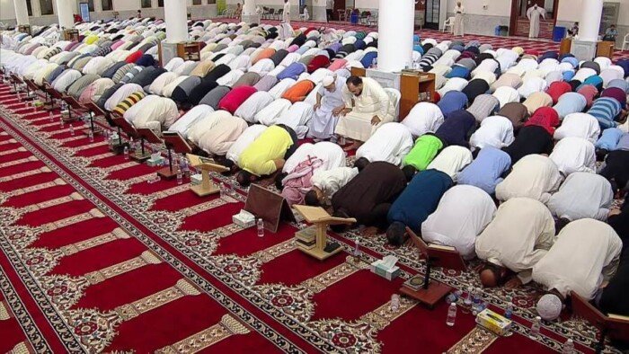 في عز شهر رمضان.. "مخمور" يروع مصلين بمسجد خلال صلاة التراويح بمراكش