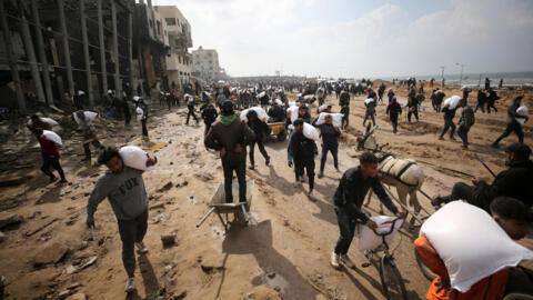 فرنسا تدعو لـ"تحقيق مستقل" بمقتل أكثر من 110 فلسطينيين خلال توزيع مساعدات في غزة