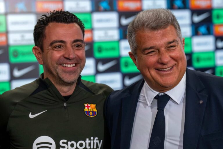 الرئيس والجمهور سبب بقاء تشافي مع برشلونة