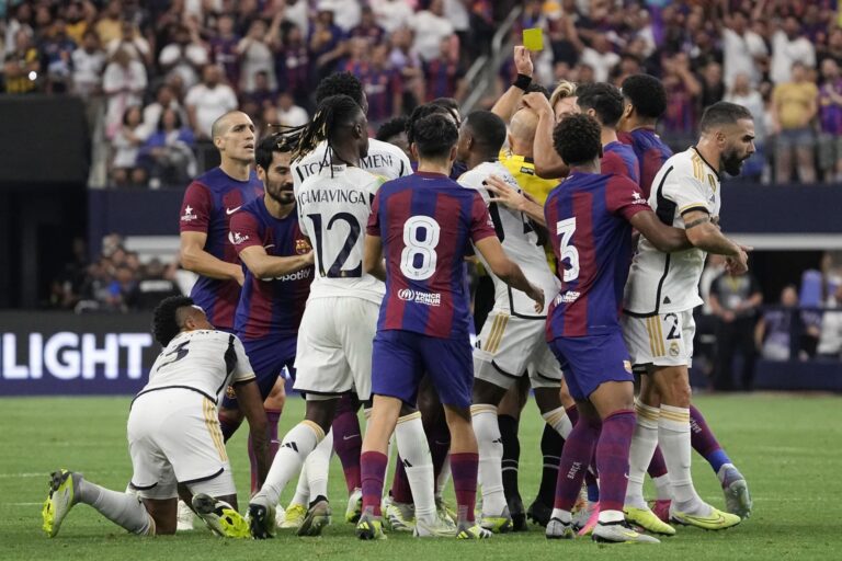 لا ليغا.. كلاسيكو الفرصة الاخيرة لبرشلونة الجريح امام ريال مدريد المنتعش