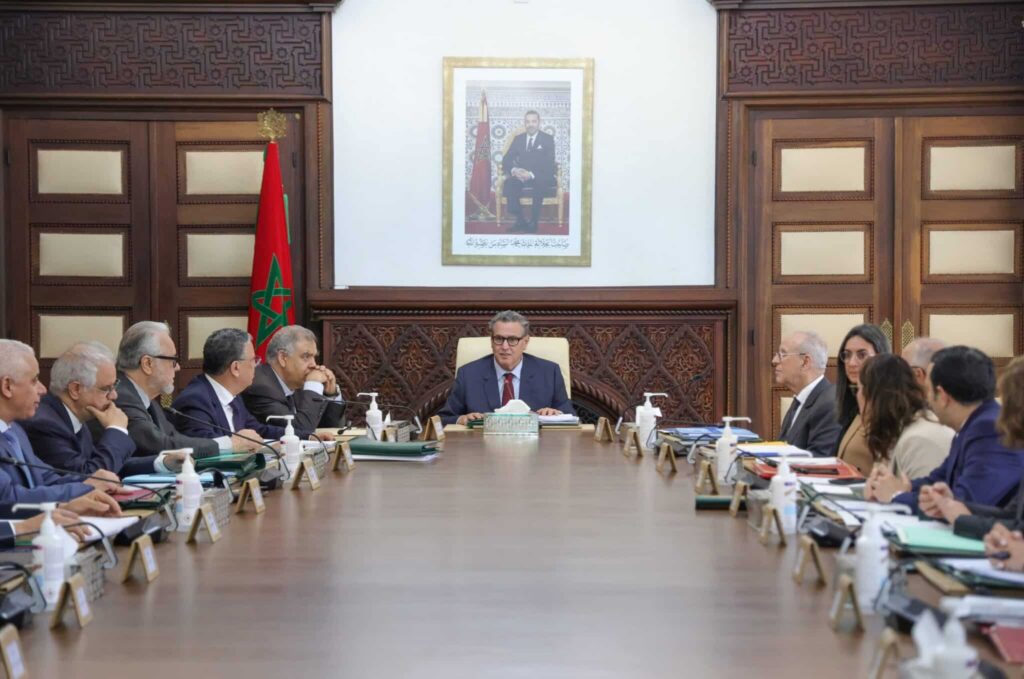الحكومة تطلع على اتفاق تعاون في مجال الصيد البحري بين المغرب وغامبيا