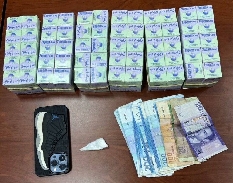 أمن طنجة ينهي نشاط "بزناز" وبحوزته 1800 قرص من "زيبام"