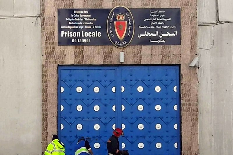 إدارة السجون تُغلق سجن طنجة ”سات فيلاج” وتوزع المعتقلين المتواجدين به