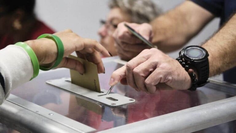 الفرنسيون يتوجهون إلى صناديق الاقتراع برسم الجولة الأولى من الانتخابات التشريعية المبكرة