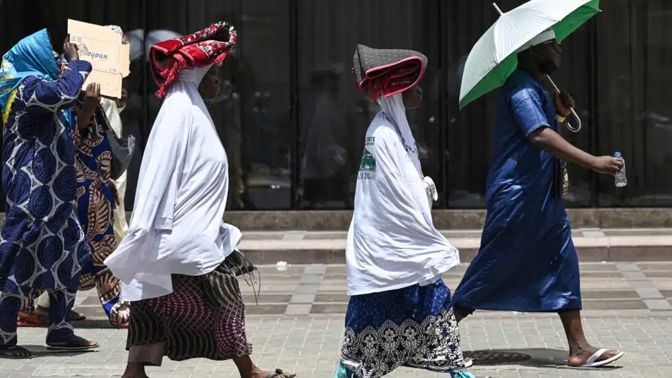 السعودية تحذر من درجات حرارة "أعلى من المعدل الطبيعي" خلال موسم الحج