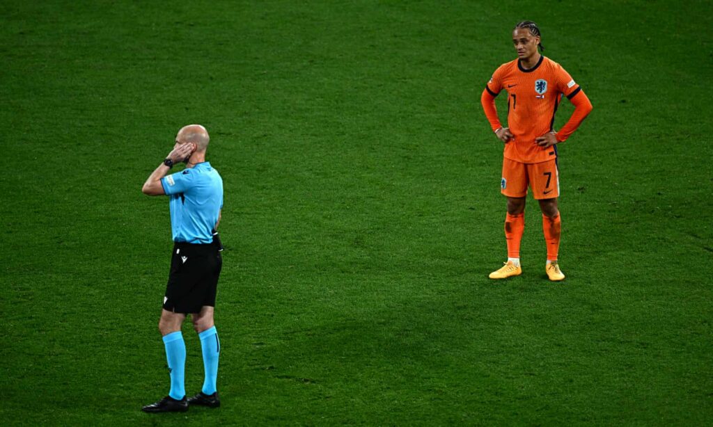 يورو 2024.. كومان يأسف لعدم احتساب هدف سيمونز في مرمى فرنسا
