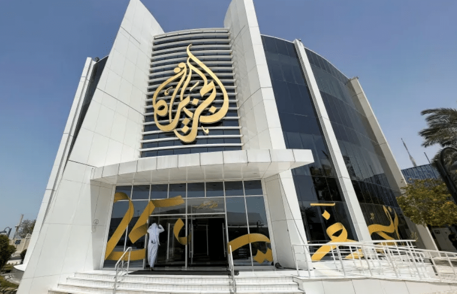 الحكومة الإسرائيلية تصادق على قرار بتمديد إغلاق قناة "الجزيرة" القطرية