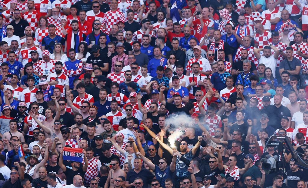 كأس أوروبا لكرة القدم (ألمانيا 2024).. تغريم الاتحاد الكرواتي للمرة الثانية بسبب شغب جماهيره
