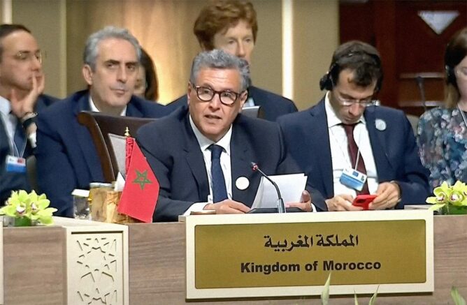 أخنوش يؤكد أن المغرب بقيادة الملك يجدد دعمه للمبادرات والمقترحات الهادفة إلى وقف إطلاق نار دائم في غزة