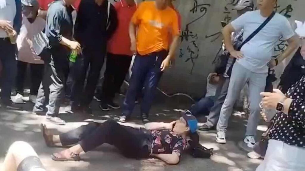 تعرض 4 أساتذة جامعيين أميركيين للطعن في الصين (فيديو)