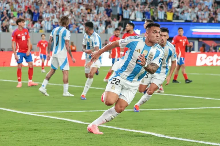 كوبا أميركا.. البديل مارتينيز ينقذ الأرجنتين من فخ تشيلي ويقودها إلى ربع النهائي