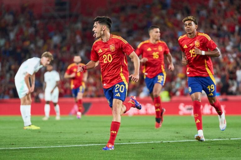 إسبانيا تنهي تحضيراتها لنهائيات كأس أوروبا بأفضل طريقة
