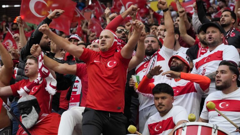 يورو 2024.. أتراك برلين مجنَّدون لربع النهائي "على أرضهم"