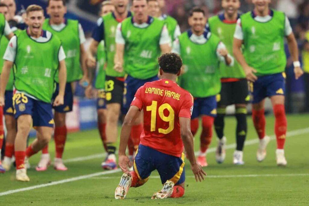 يورو 2024.. لامين جمال يصبح أصغر لاعب يسجّل في النهائيات