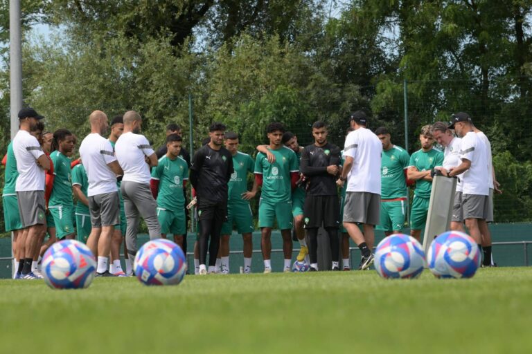 المنتخب الوطني الأولمبي يُجري آخر حصة تدريبية قبل أن يتوجه إلى مدينة سانت إتيان