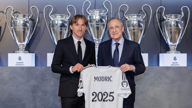 مودريتش يمدد عقده مع ريال مدريد لموسم إضافي