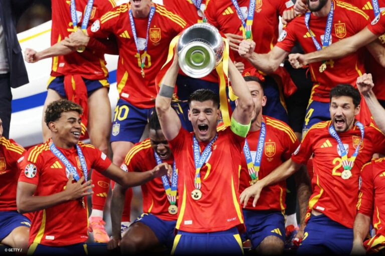 ميلان يضم موراتا حتى 2028 مقابل 13 مليون يورو