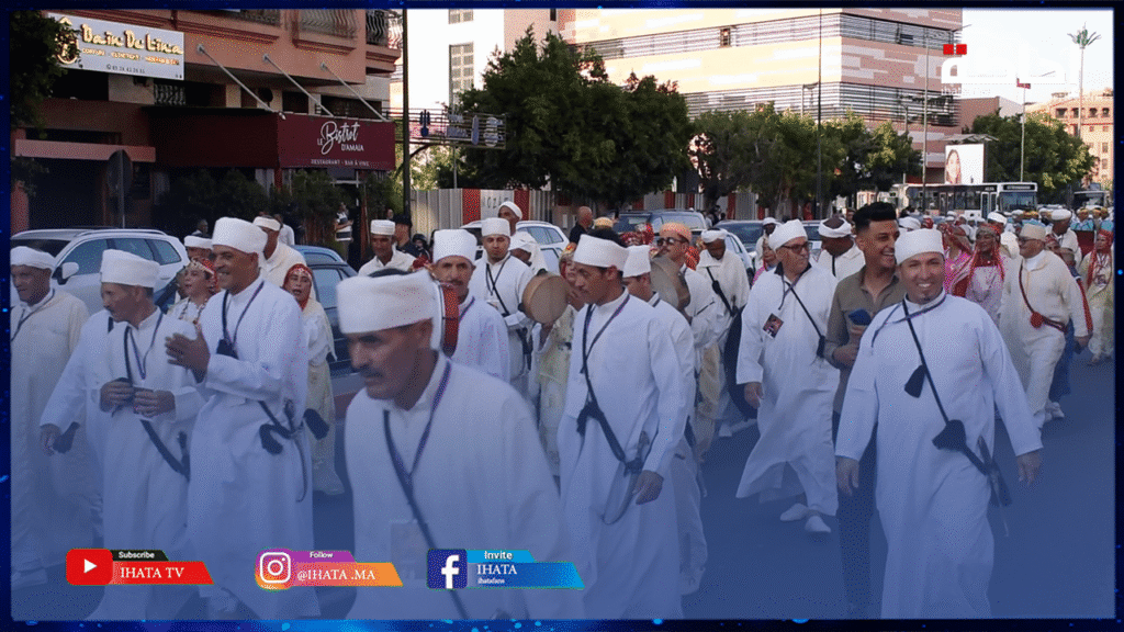 وسط حشد من المتفرجين.. كرنفال مهرجان الفنون الشعبية يجوب شوارع مراكش (فيديو)