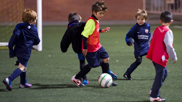 نادي برشلونة يفتتح مدرسة جديدة لكرة القدم في الدار البيضاء
