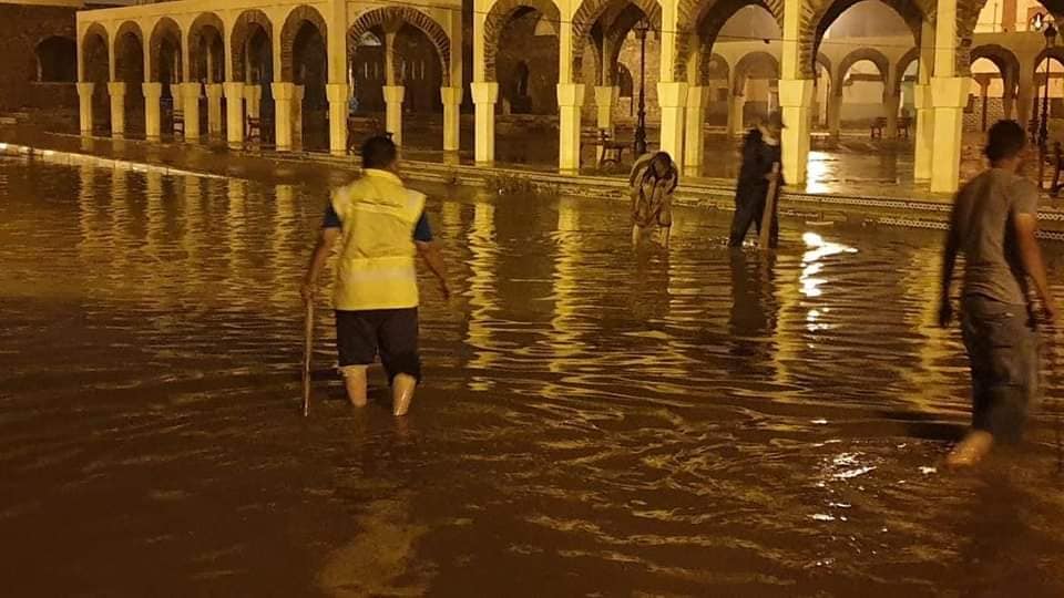 أمطار قوية تُغرف مدينة السمارة وتتسبب في انهيار 5 منازل