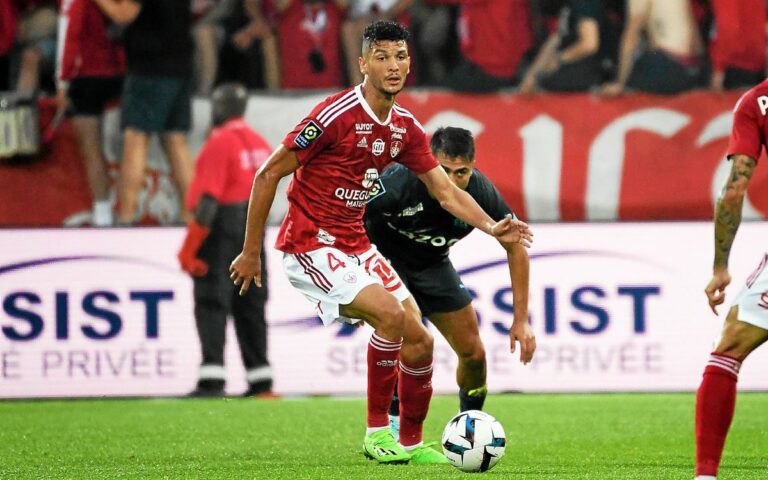 الأهلي المصري يعلن عن تعاقده مع أشرف داري