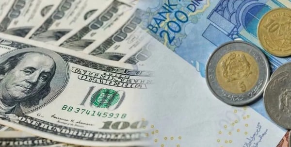 الدولار/الدرهم: مركز التجاري للأبحاث يبقي على توقعاته