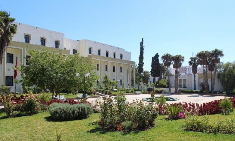 تخصصات جديدة بالمدرسة الوطنية للتجارة والتسيير بطنجة