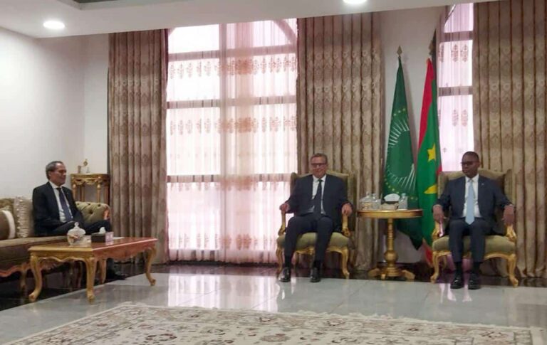 أخنوش يحل بنواكشوط لتمثيل جلالة الملك في حفل تنصيب الرئيس الموريتاني (صور)