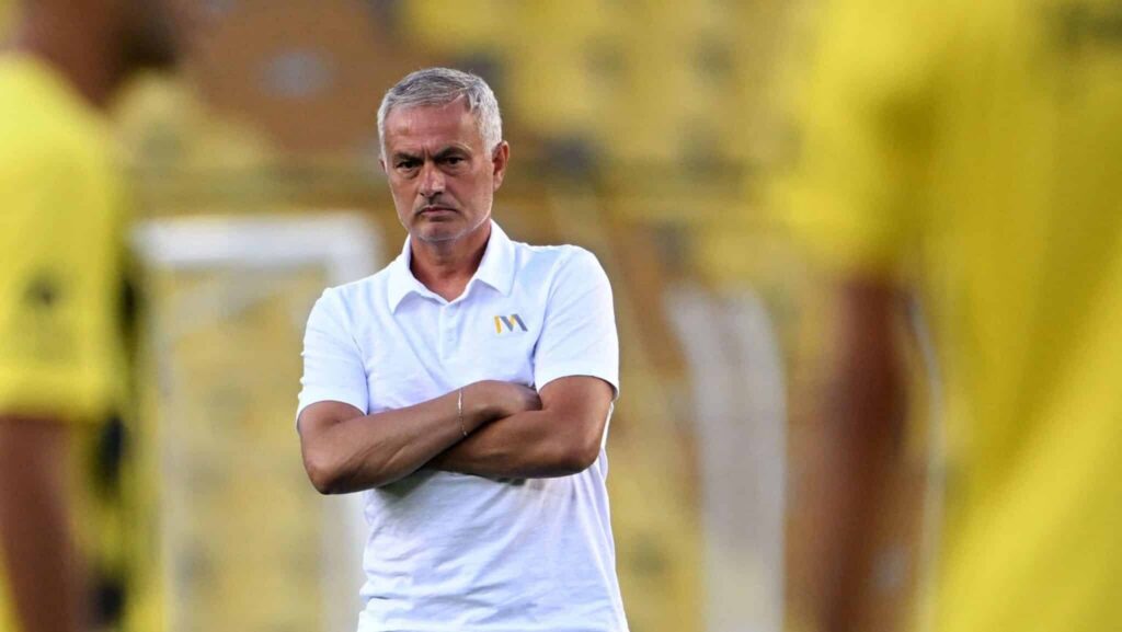 إقالة المدرب جوزيه مورينيو رسميا من تدريب نادي فنربخشة التركي
