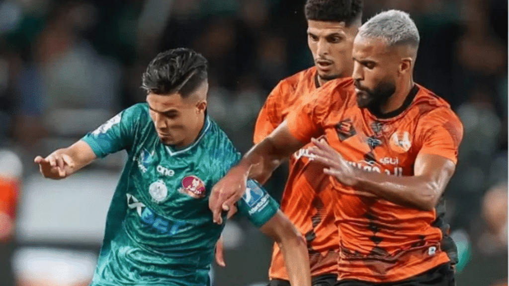 الكاف يدحض صحة مشاركة الرجاء ونهضة بركان في الدوري الإفريقي