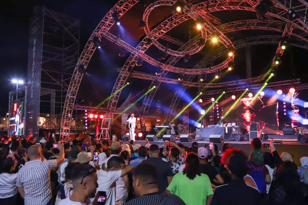 انطلاق الدورة الثالثة من مهرجان "رابافريكا" بسهرة فنية متنوعة