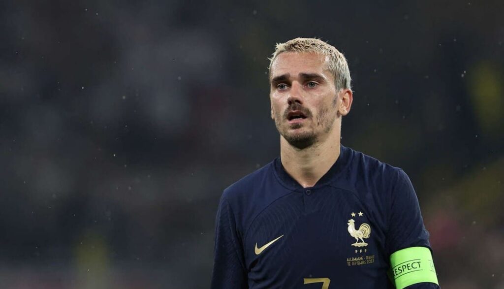 غريزمان يعتزل دوليا