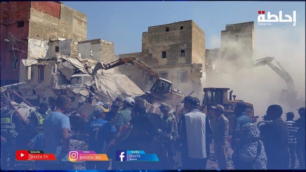 السلطات تهدم عددا من المنازل الآيلة للسقوط بالمدينة القديمة للدار البيضاء (فيديو)