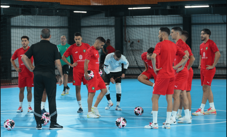 مونديال.. الدكيك يركز على إزالة العياء في أول حصة تدريبية للمنتخب الوطني (صور)