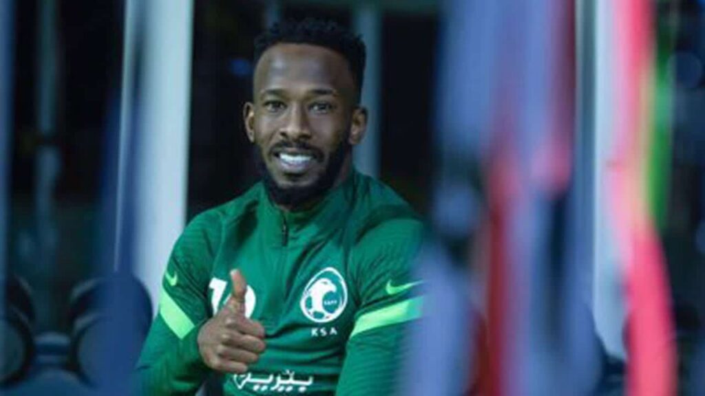 إدخال اللاعب الدولي السعودي فهد المولد إلى العناية المشددة بعد سقوطه من شرفة منزله في دبي