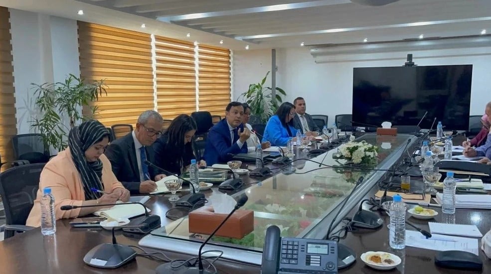 النقابات وأرباب العمل يؤكدون ضرورة التوافق على مضامين مشروع القانون المتعلق بممارسة حق الإضراب