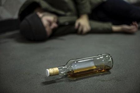 جلسة خمرية ترسل عشرينيا بين الحياة والموت إلى المستعجلات بالعيون