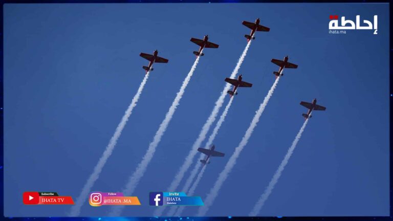 القوات الملكية المُسلحة الجوية تُبدع في سماء مراكش بعرض رائع (فيديو)