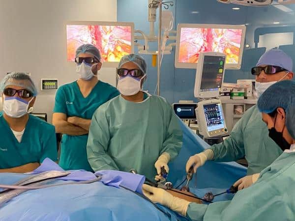 العيون.. أول عملية جراحية لاستئصال المثانة السرطانية لدى مريض واستبدالها بأمعائه