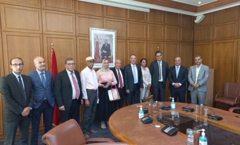 مواصلة الحوار الاجتماعي بين وزارة الاقتصاد والنقابة الوطنية الديمقراطية للمالية