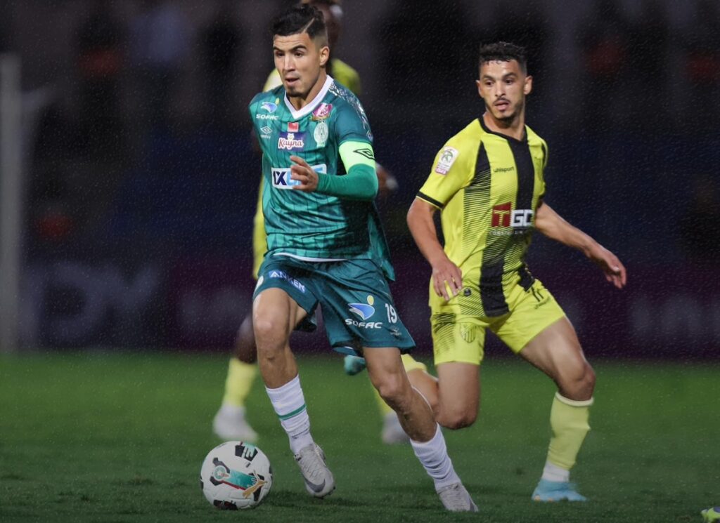 البطولة1.. الرجاء يتعادل خارج ميدانه مع المغرب الفاسي