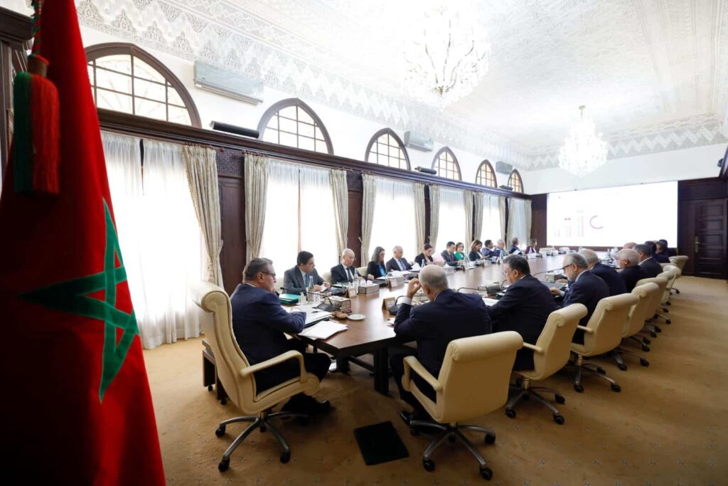 مجلس الحكومة يطلع على اتفاق بشأن الاعتراف المتبادل برخص السياقة الوطنية وتبادلها بين المغرب وإسبانيا