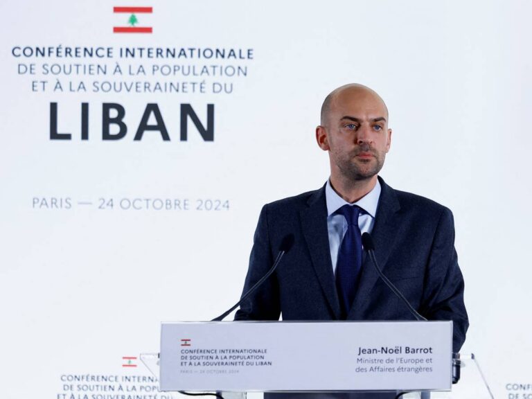 مؤتمر باريس يتعهد بجمع مليار دولار لمساعدة لبنان