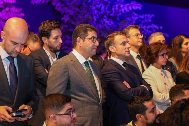 الرباط.. الرئيس الفرنسي يلتقي بمواهب مغربية شابة في ألعاب الفيديو والرياضة الإلكترونية