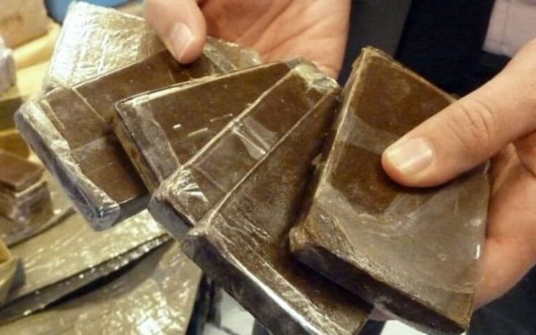 الأمن والجمارك يُحبطان عملية تهريب كمية مهمة من "الحشيش" بمعبر سبتة المُحتلة