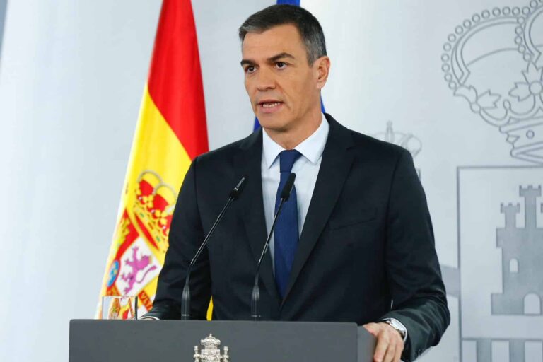 سانشيز يشكر المغرب على دعم بلاده في مواجهة فيضانات فالنسيا