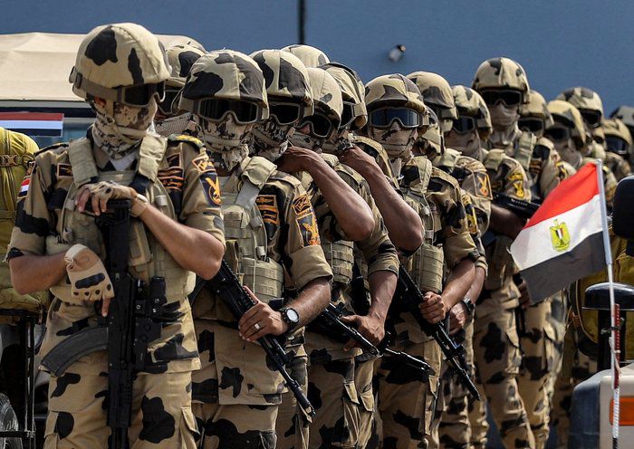 مصر تنفي تقديم دعم عسكري لإسرائيل وتوضح تفاصيل شحنة المتفجرات في ميناء الإسكندرية