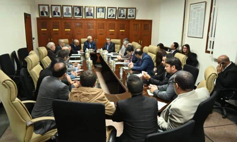 وزارة العدل وهيئات المحامين بالمغرب تبحثان قضايا العدالة وإصلاح المهنة